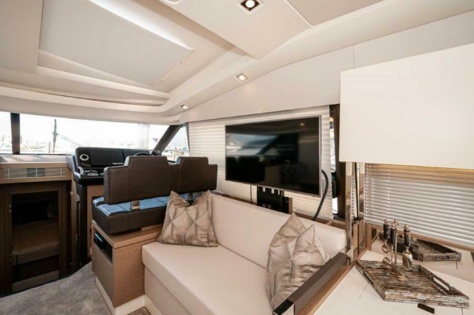 2018 Prestige 460 - Image 7