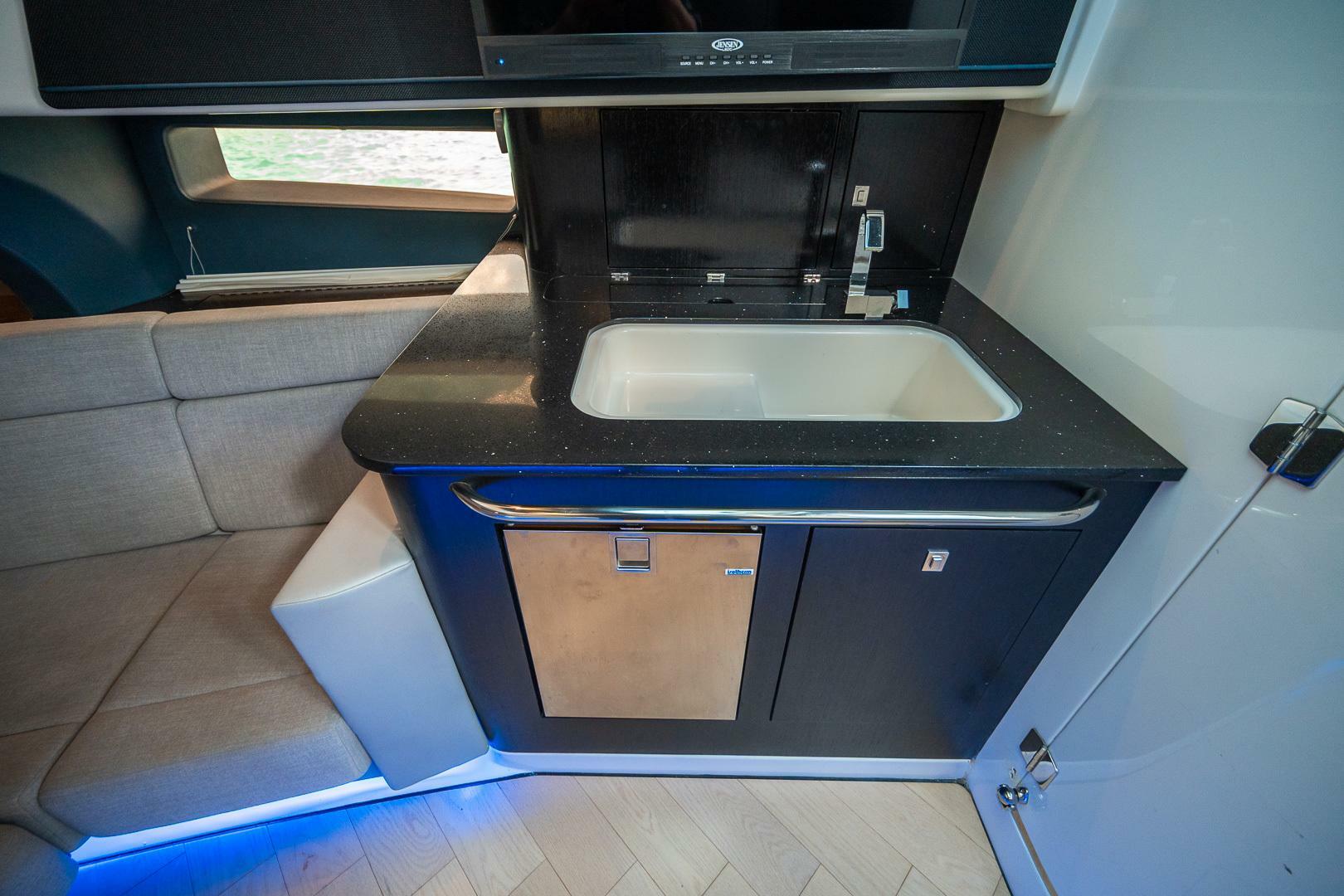 2023 Boston Whaler 420 Outrage - Image 26