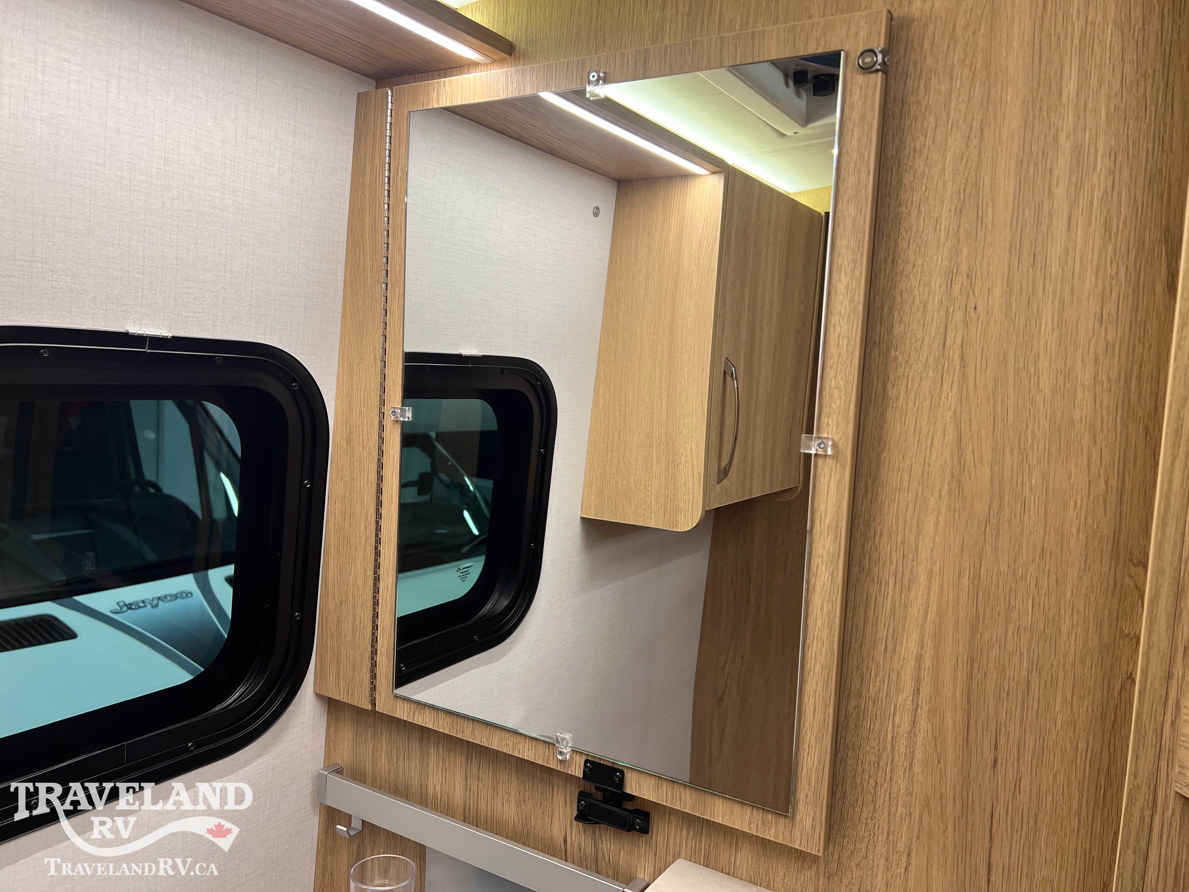 2026 Leisure Travel Wonder W24RTB - Image 26