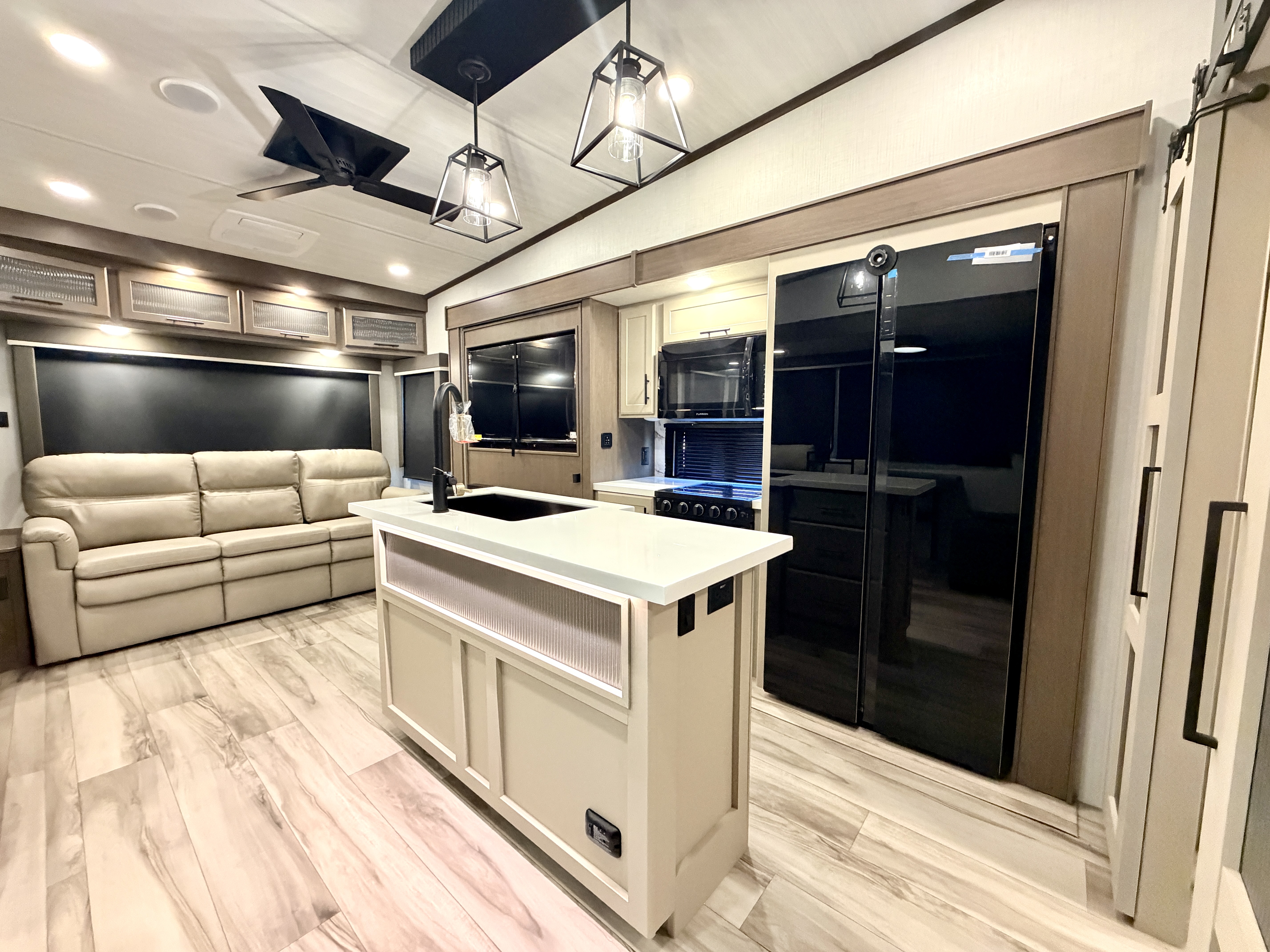 2027 Keystone Cougar 360MBI - Image 14