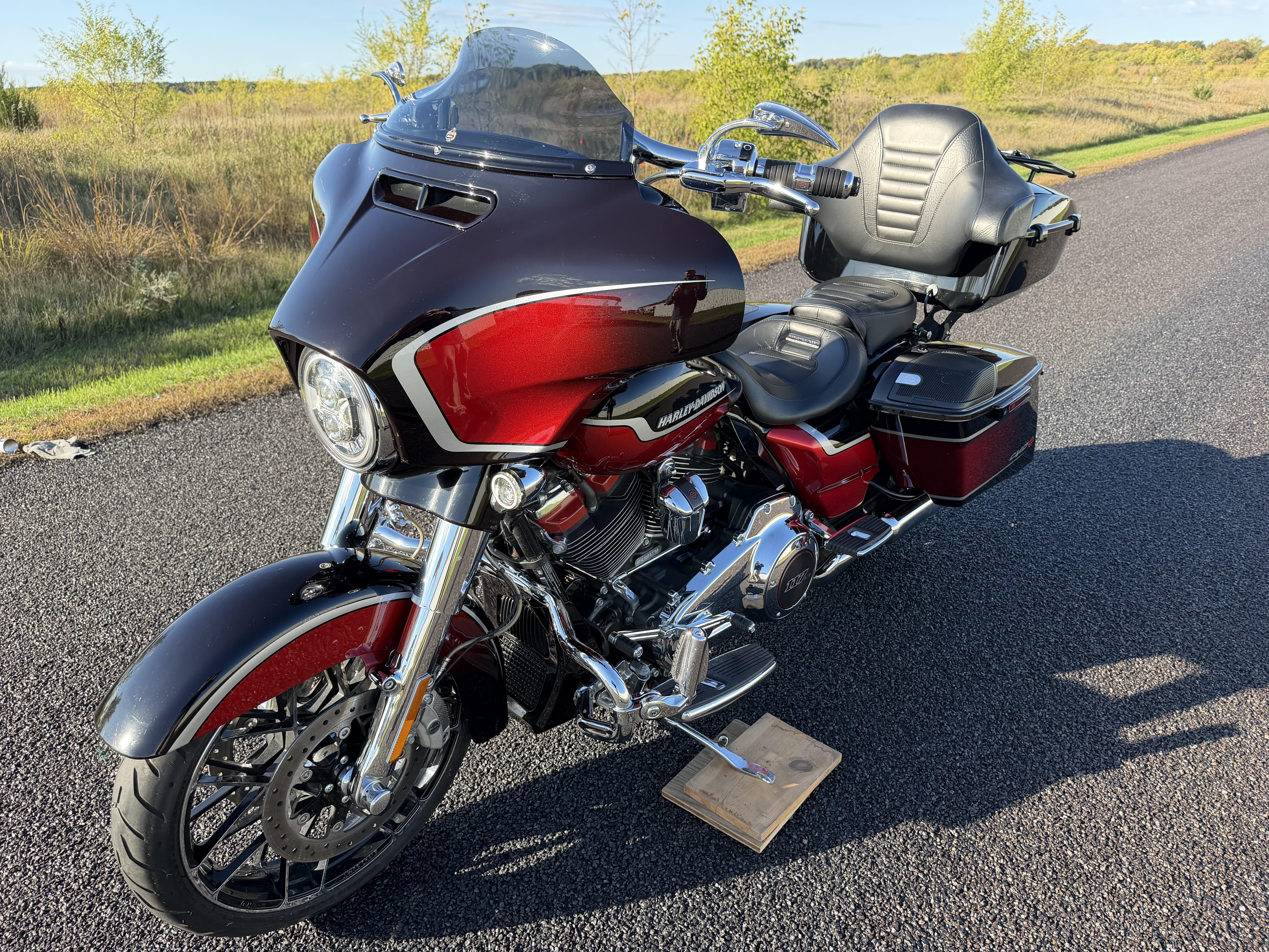 2021 HARLEY DAVIDSON STREET GLIDE 117 CVO - Image 4
