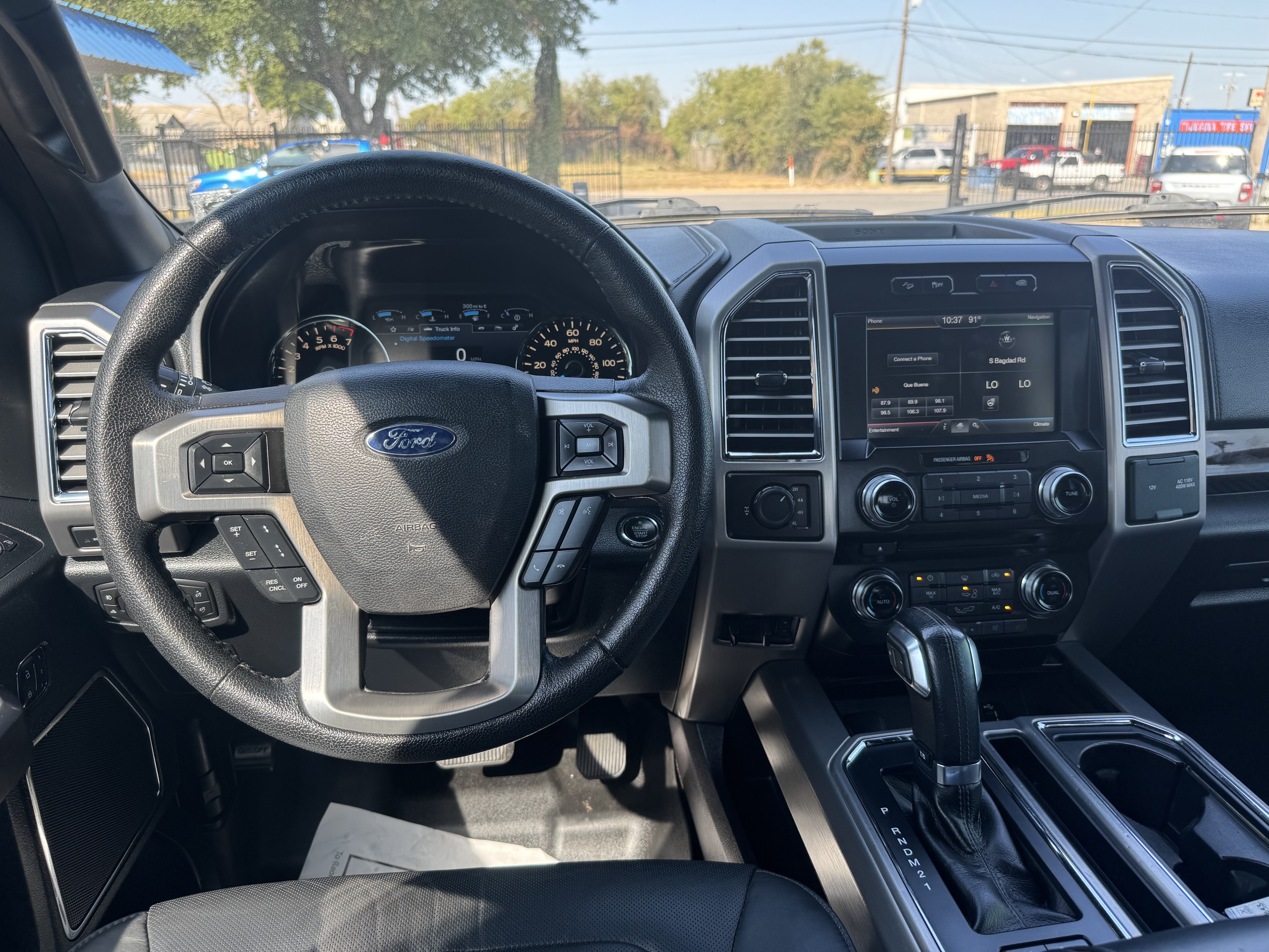 2015 Ford F150 Pickup Crew Cab Platinum 4WD - Image 25
