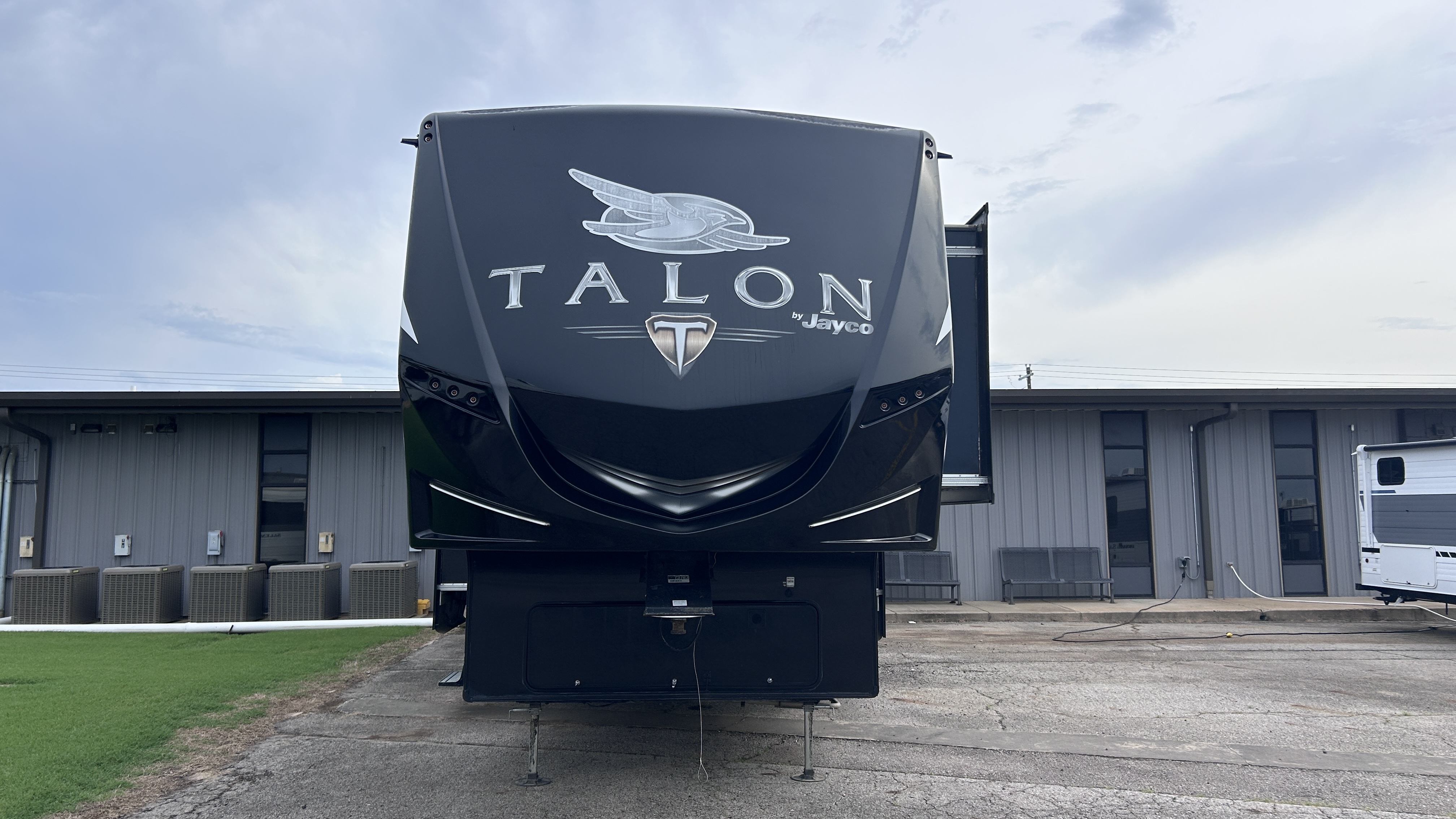 2019 Jayco Talon 403T - Image 3