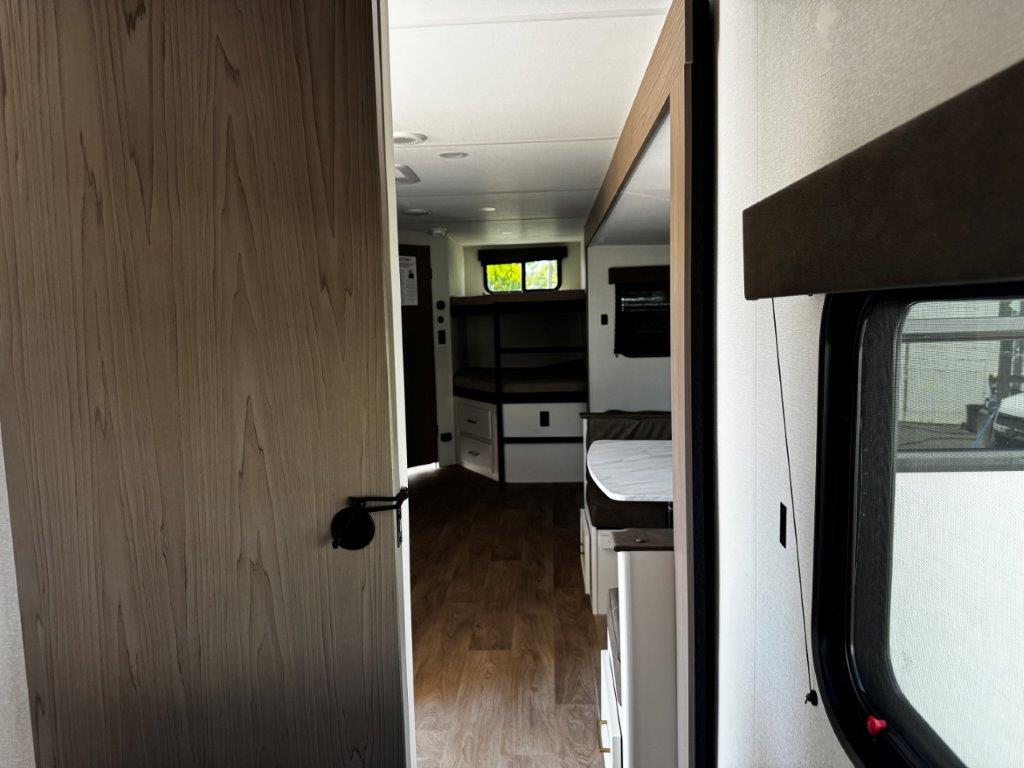 2027 Grand Design Transcend XPLOR 27DBX - Image 14