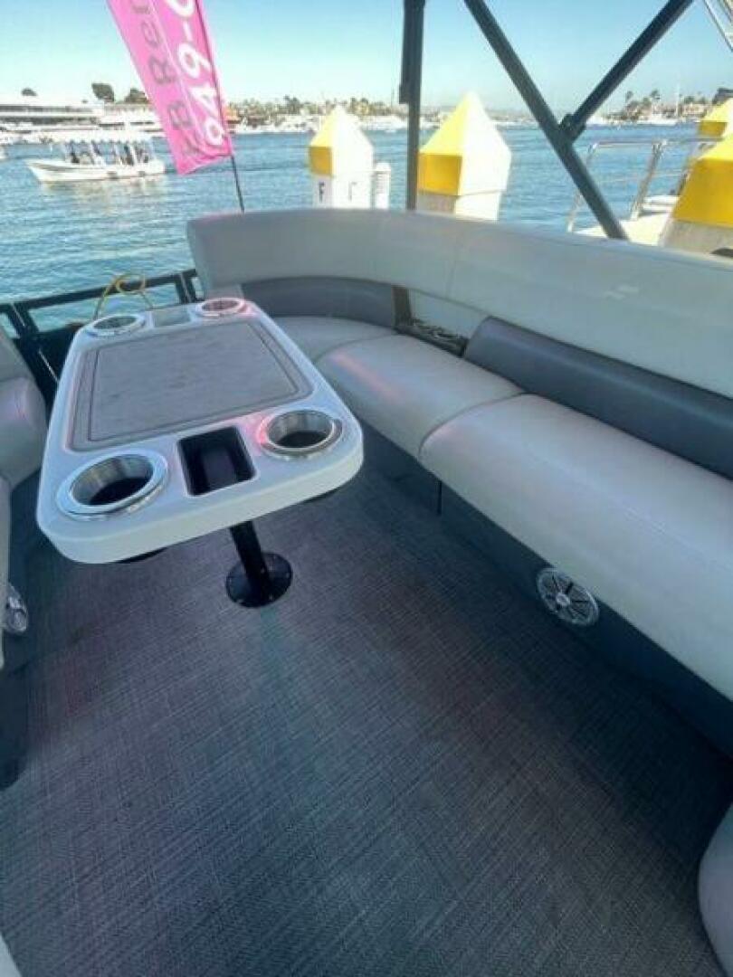 2024 Vision WX Tritoon - Image 155