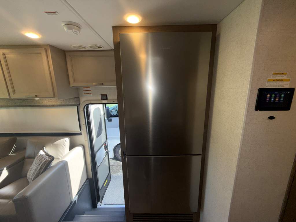 2026 THOR MOTOR COACH PALAZZO 33.5 - Image 16
