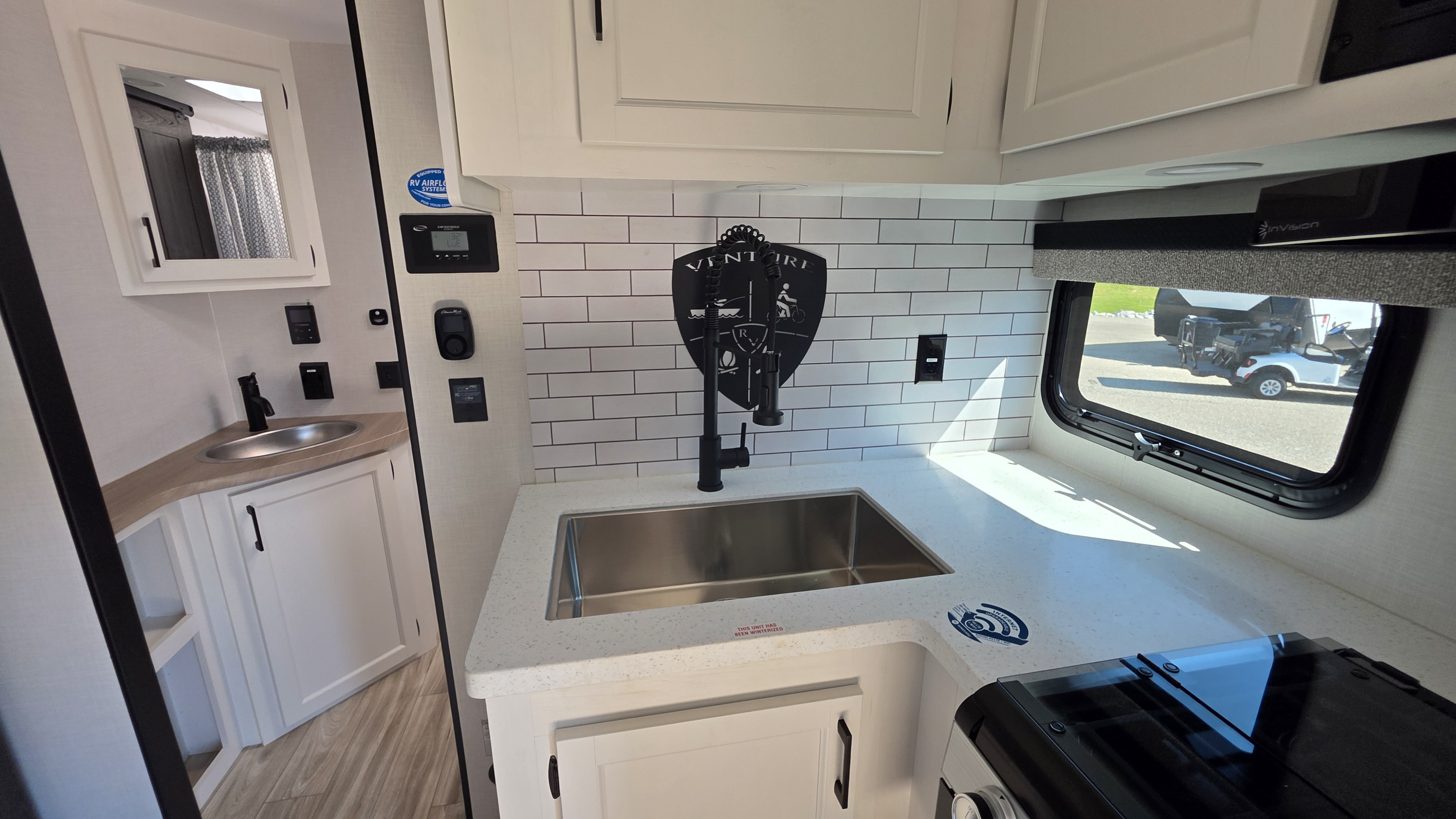 2027 VENTURE RV SPORTTREK STINGER 232VRL - Image 16