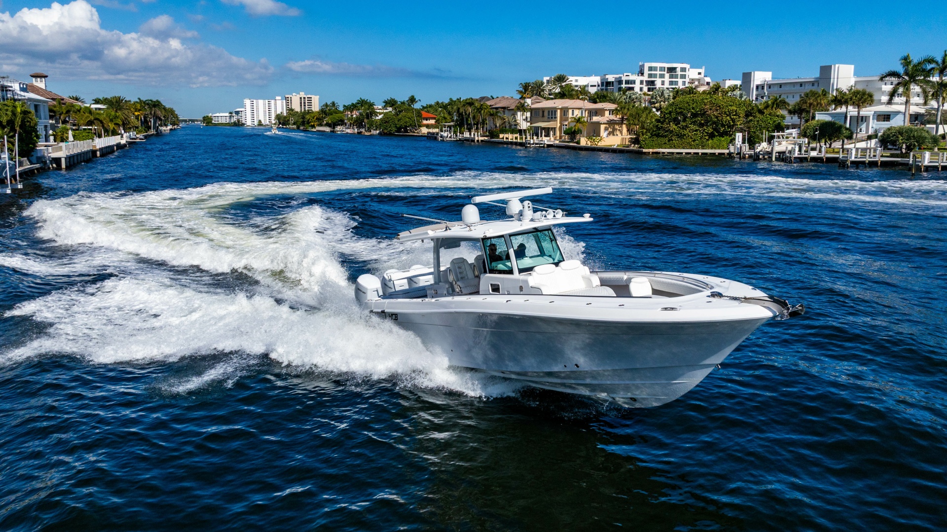 2024 HCB 42 Lujo - Image 30