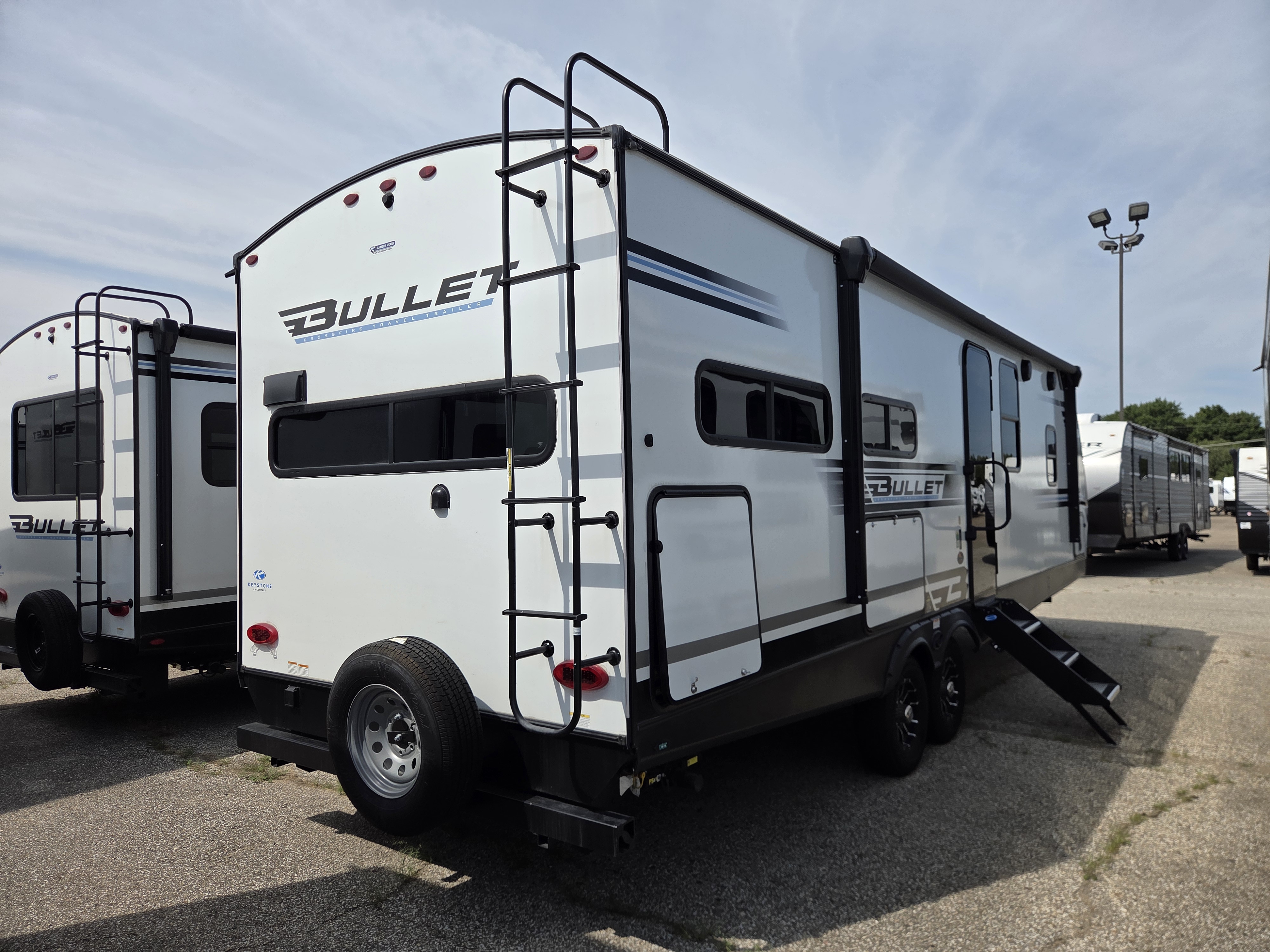 2025 Keystone Bullet Crossfire 270RKS - Image 4