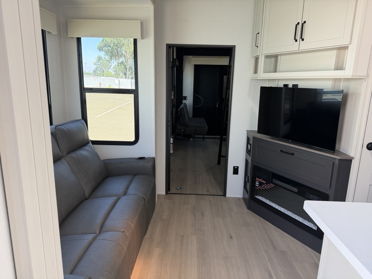 2027 Grand Design Momentum G-Class 350G - Image 5