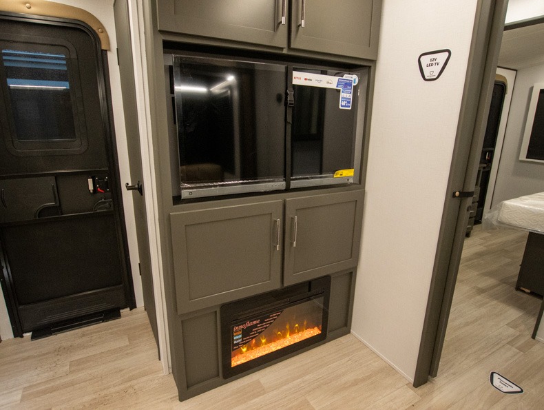 2026 Keystone Bullet Premium 265FKS - Image 12