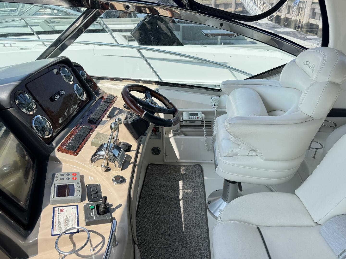 2003 Sea Ray 420 Sundancer - Image 16
