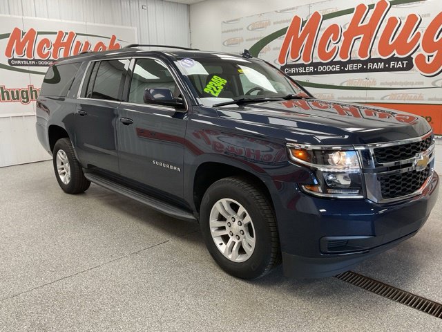 2019 Chevrolet Suburban 1500 Utility 4D LT 4WD - Image 3