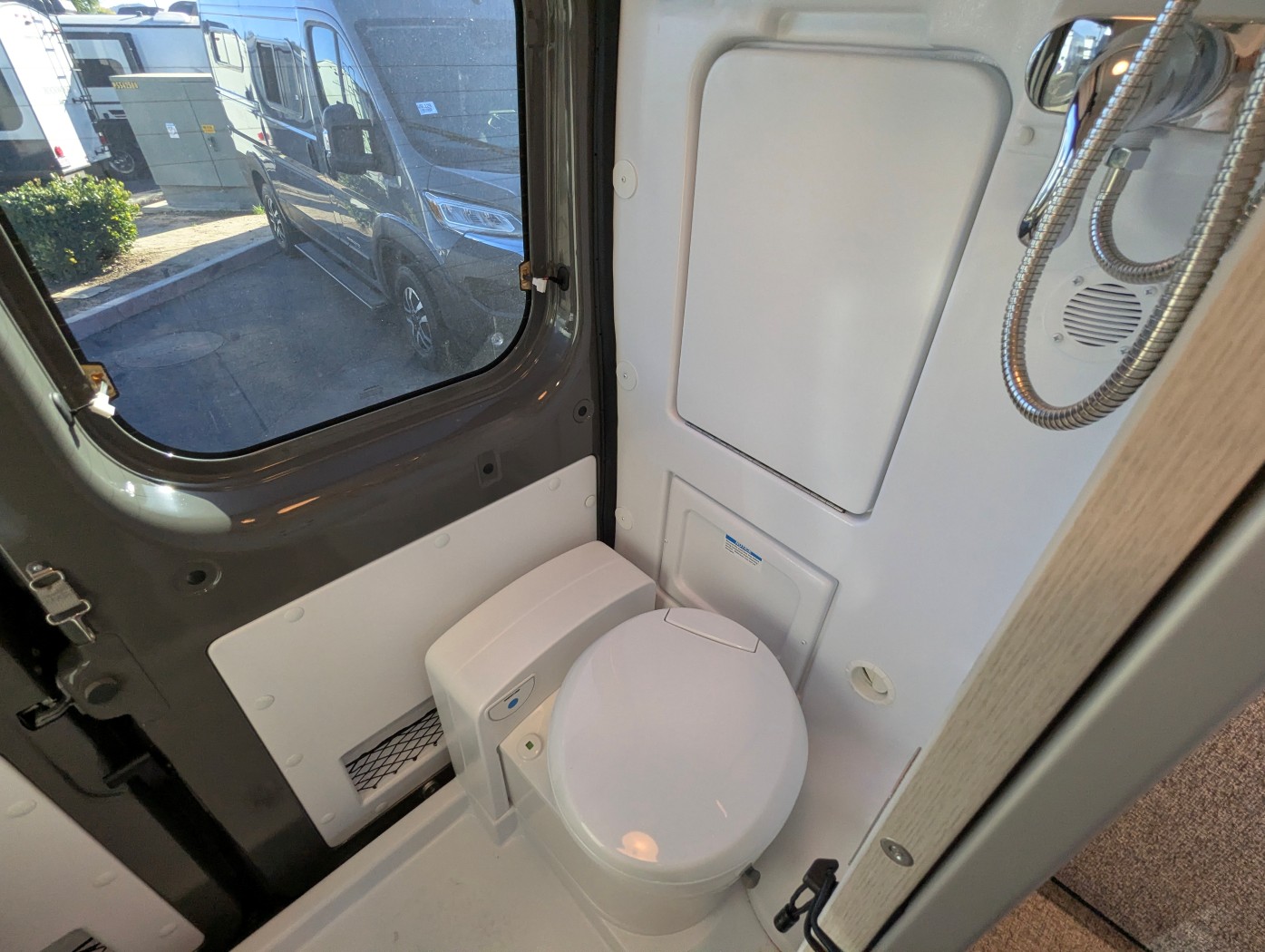 2026 Thor Motor Coach Rize 18G - Image 18