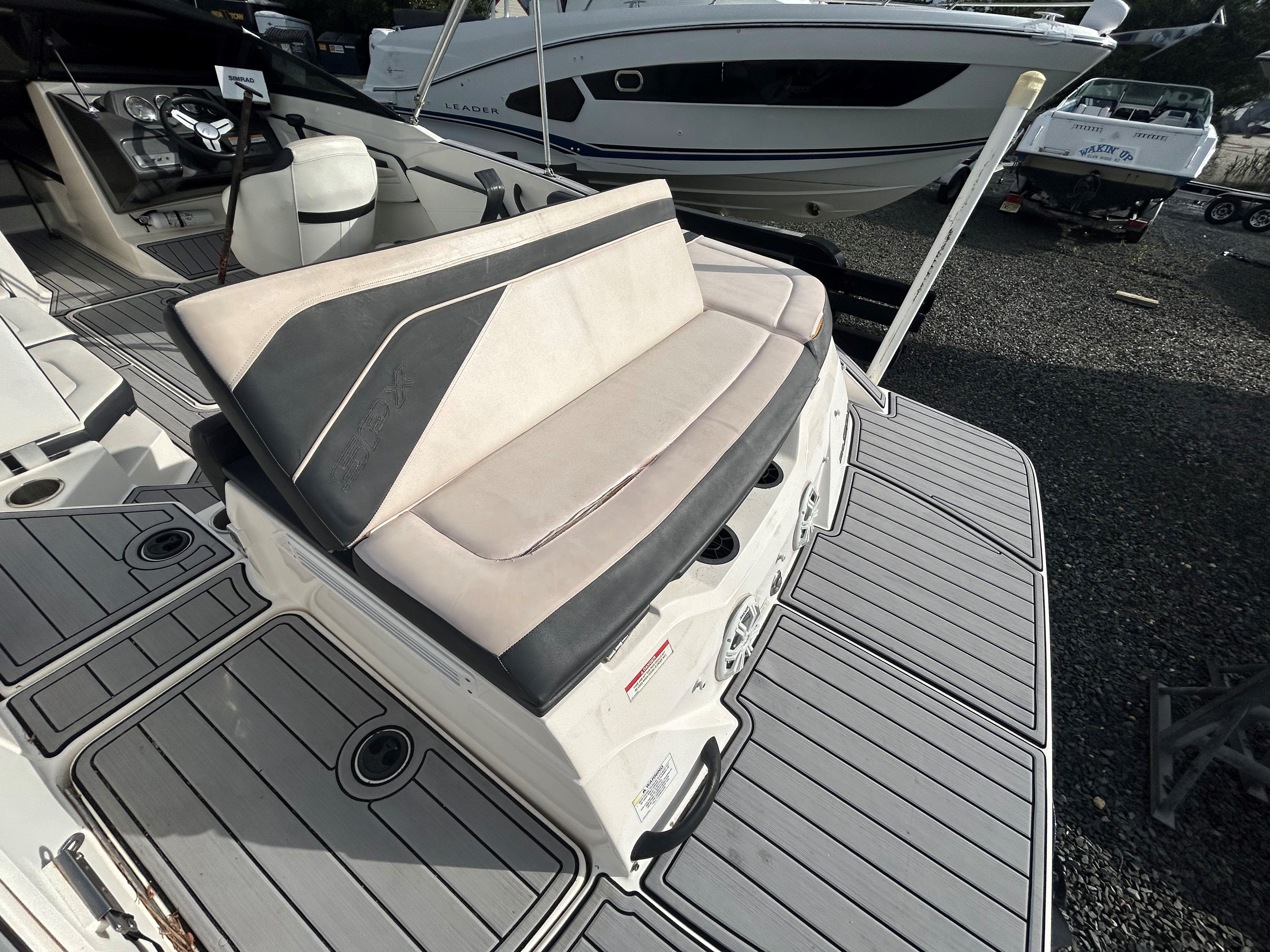 2016 Sea Ray SPX 210 - Image 8