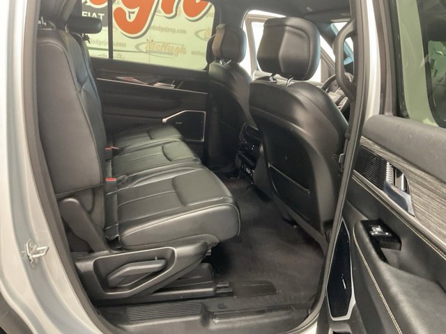 2022 Jeep Wagoneer Utility 4D Series II 4WD - Image 33