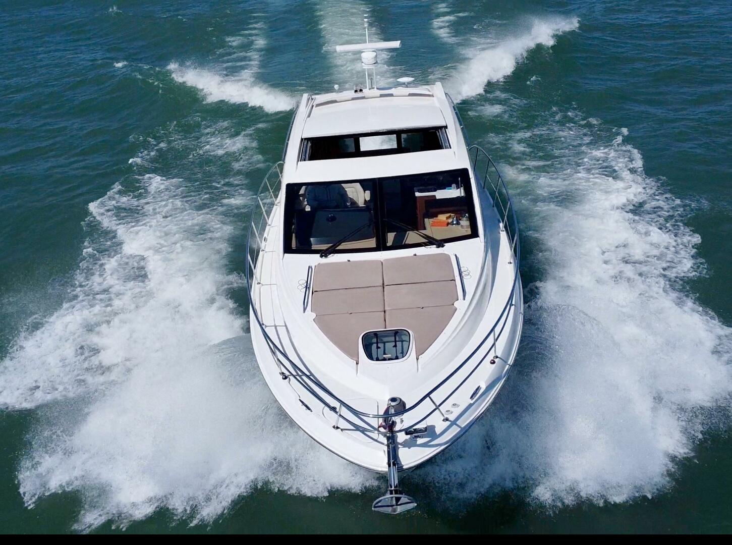2017 Sea Ray 400 Sundancer - Image 11
