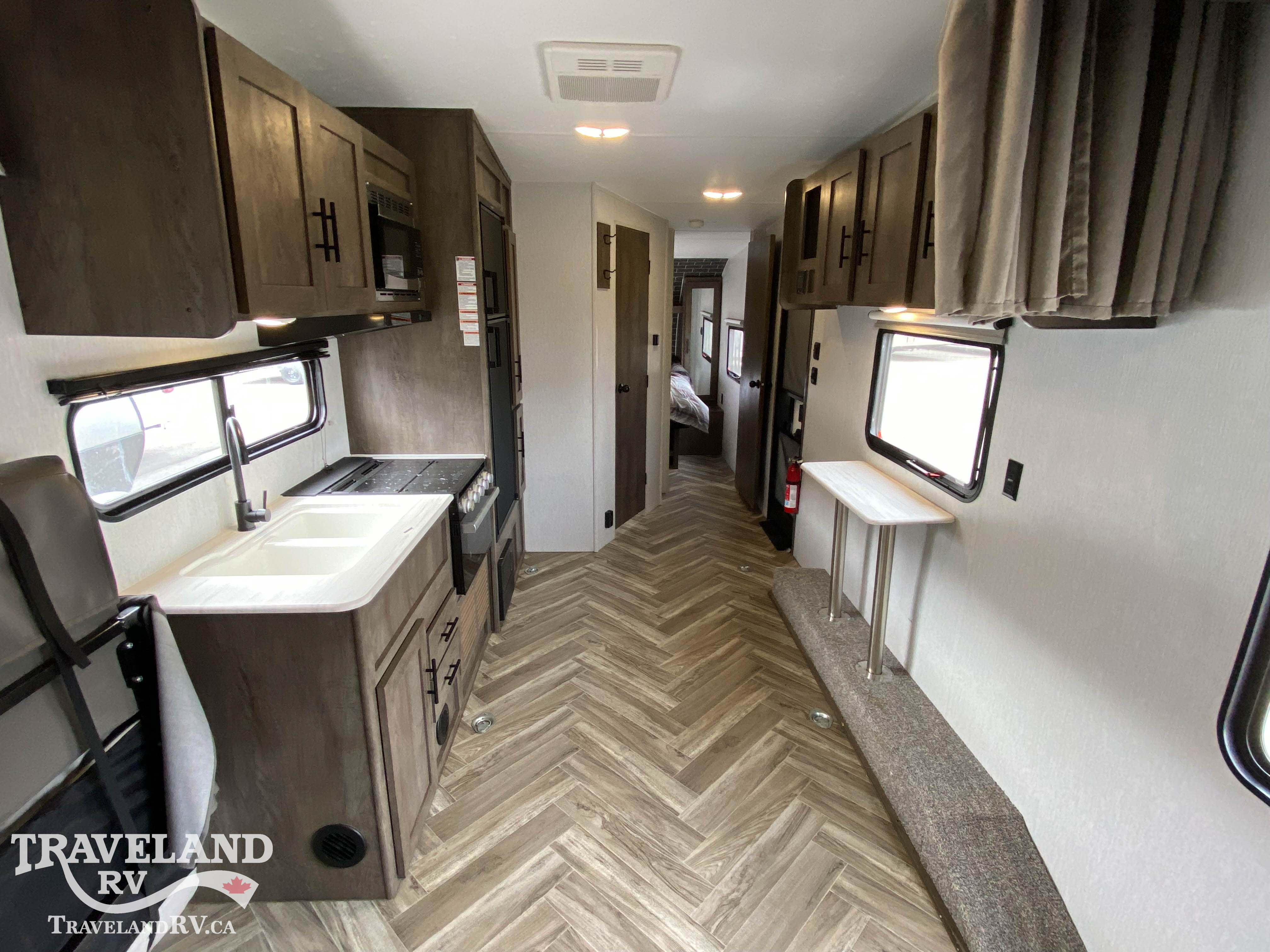 2022 FOREST RIVER WILDWOOD 251SSXL - Image 3