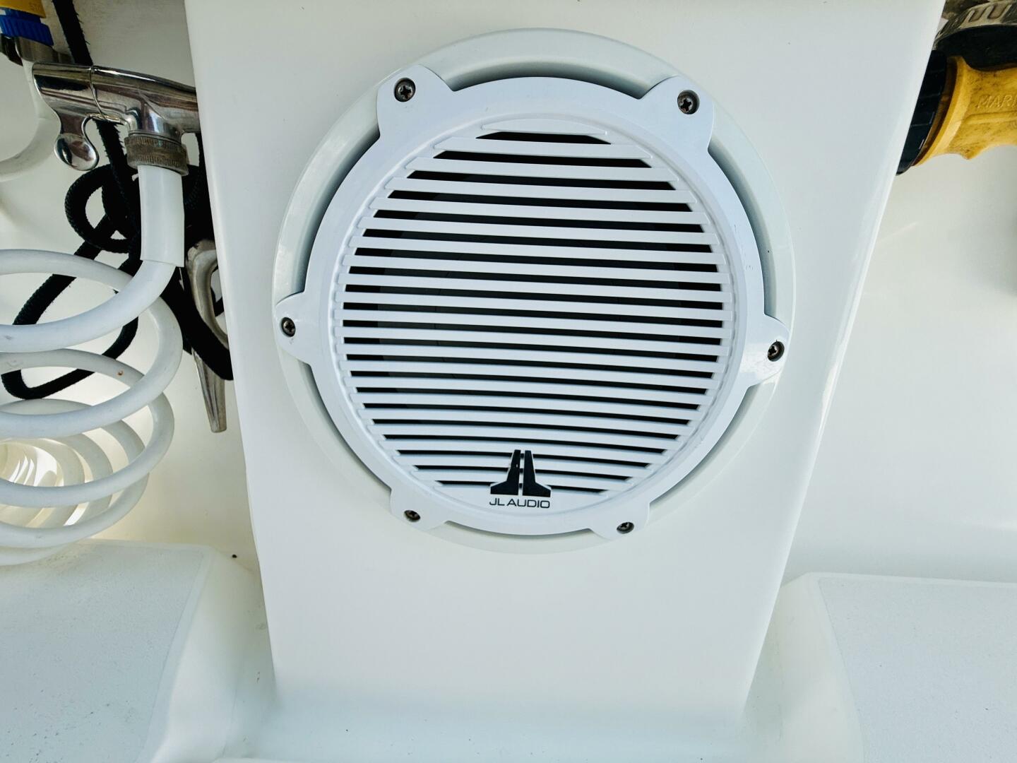 2003 Intrepid 377 - Image 28