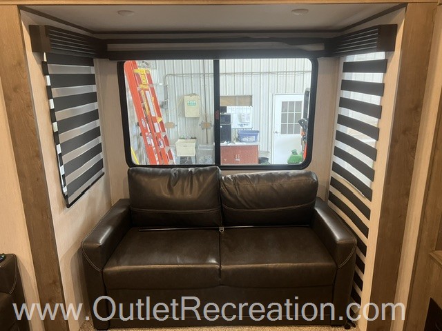2022 Forest River Sabre 37FBT - Image 6