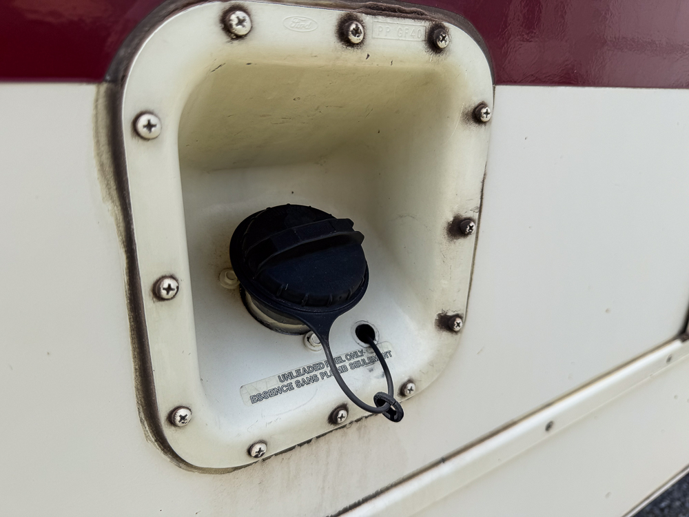 1994 FLEETWOOD SEARCHER M-Z29 - Image 16