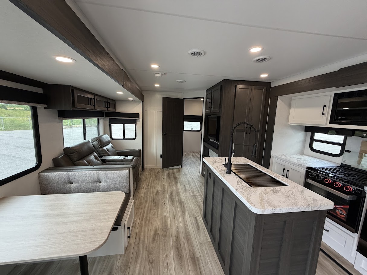 2026 VENTURE RV SPORTTREK 327VIK - Image 74