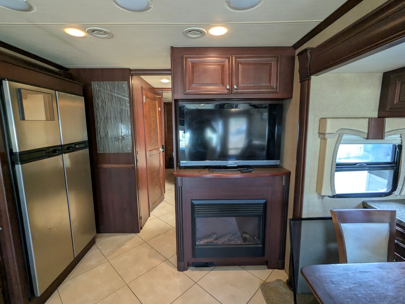 2011 DAMON ASTORIA 40KT - Image 19