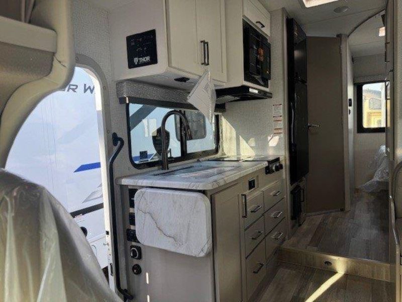 2026 Thor Motor Coach Four Winds Espec 22Z - Image 12