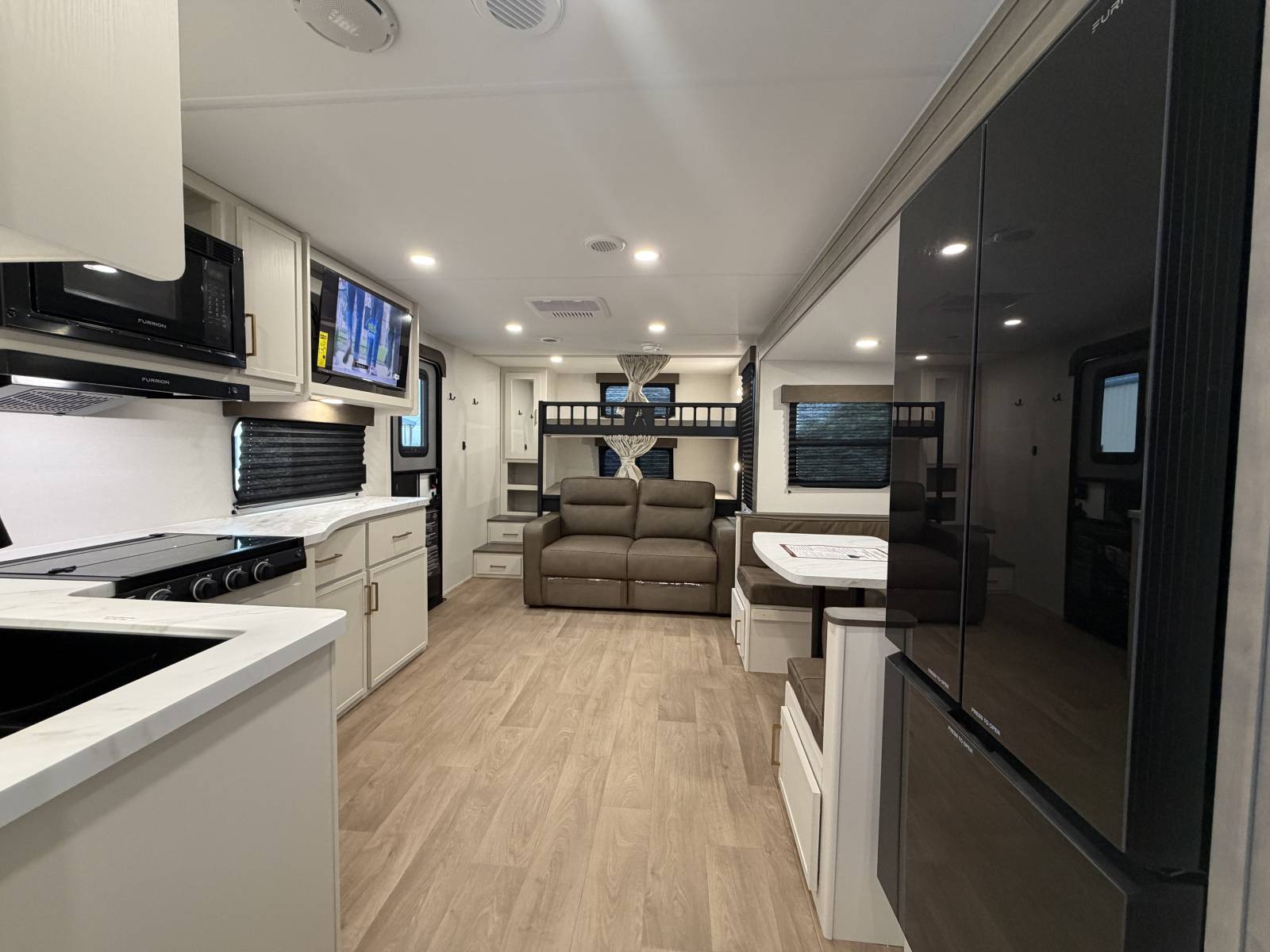 2026 Grand Design Transcend 265BHT - Image 16