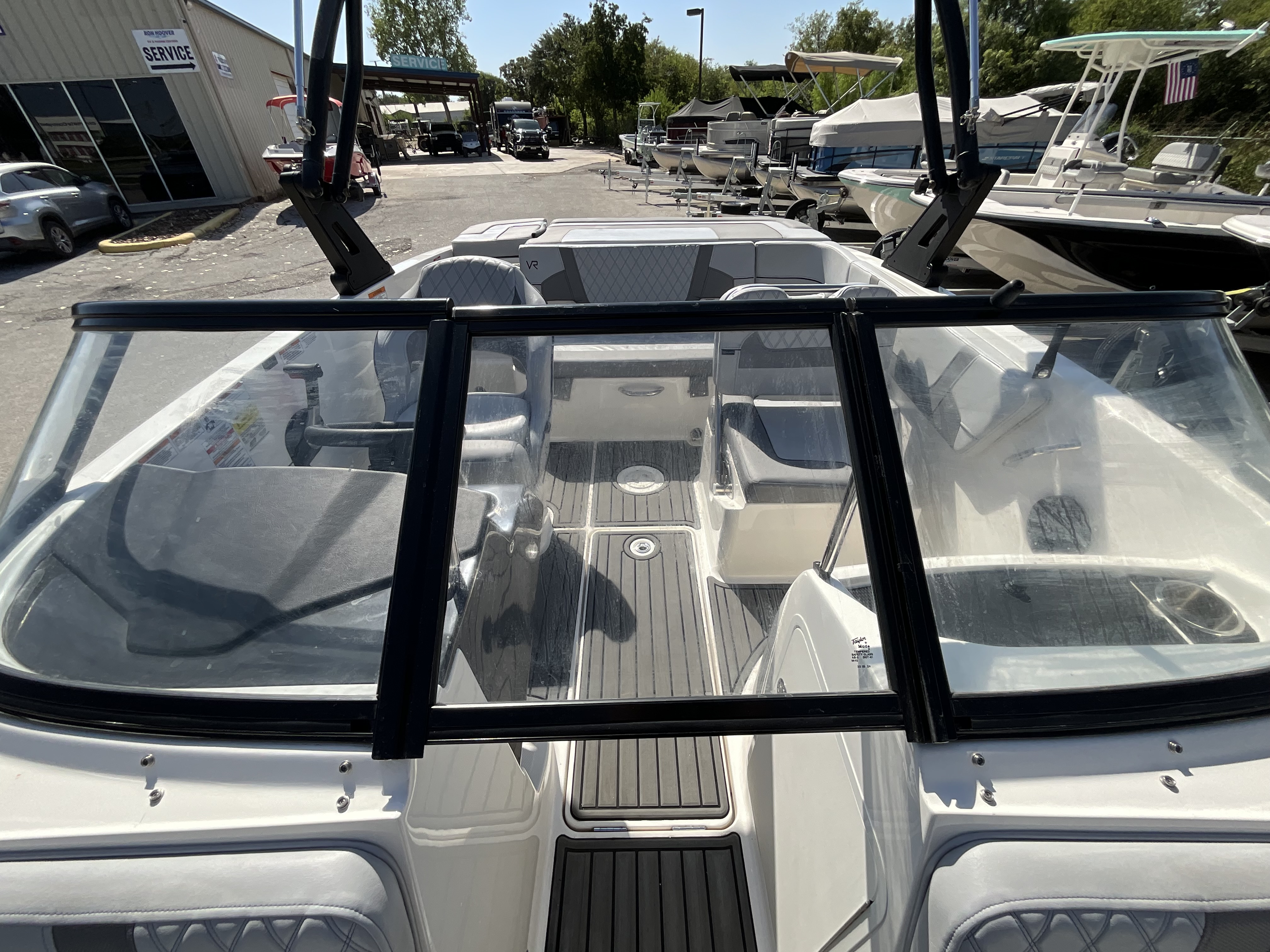 2022 Bayliner VR5 Base - Image 19