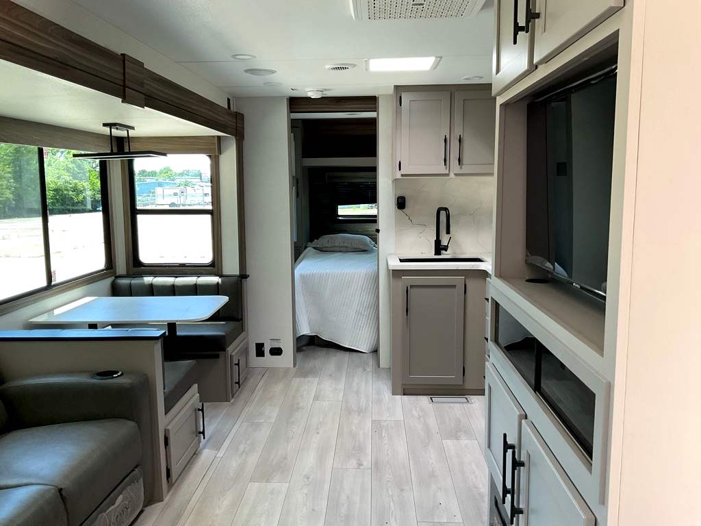 2027 KZ CONNECT C261RB - Image 5