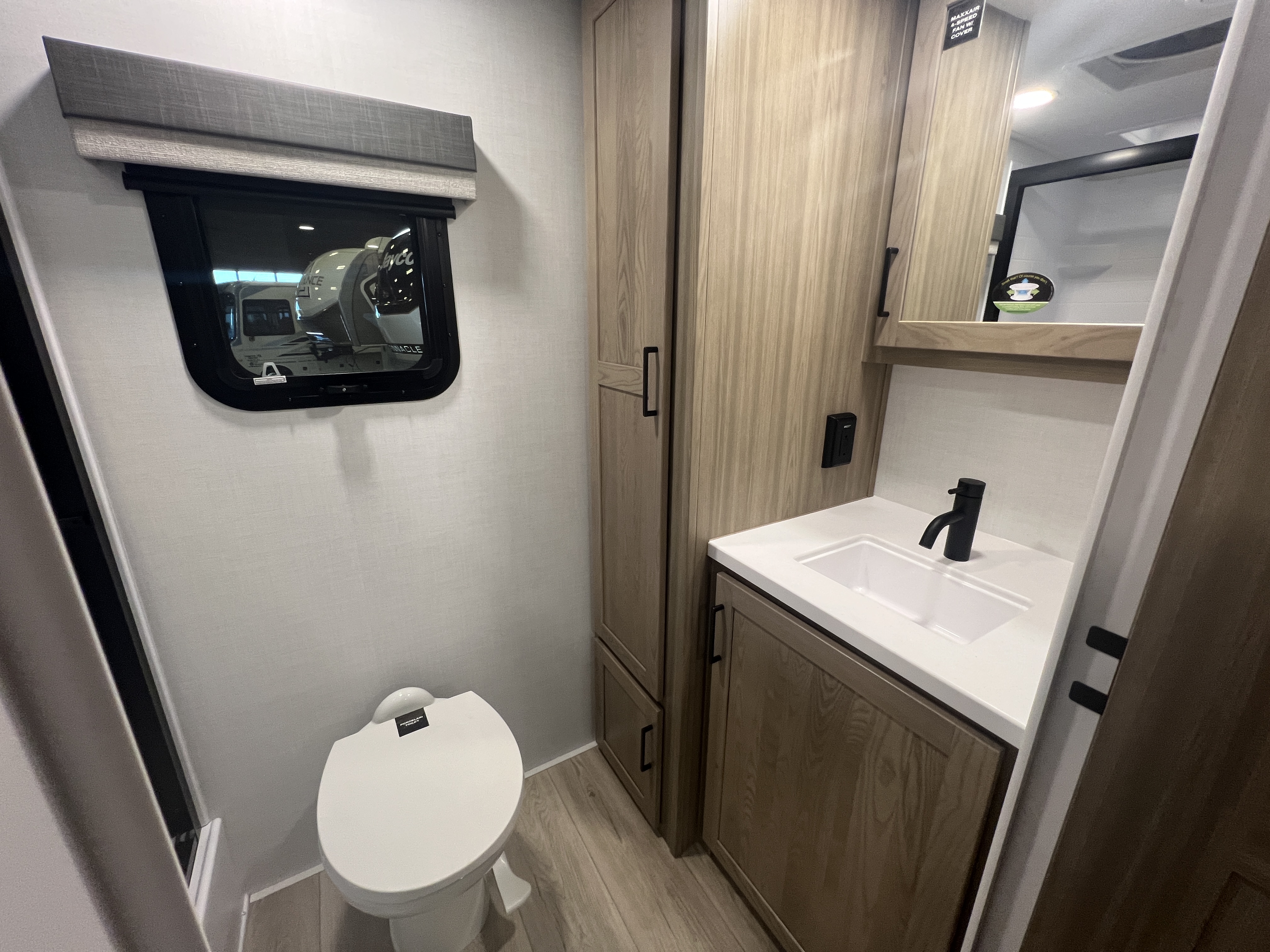 2027 Forest River Rockwood Mini Lite 2213S - Image 16
