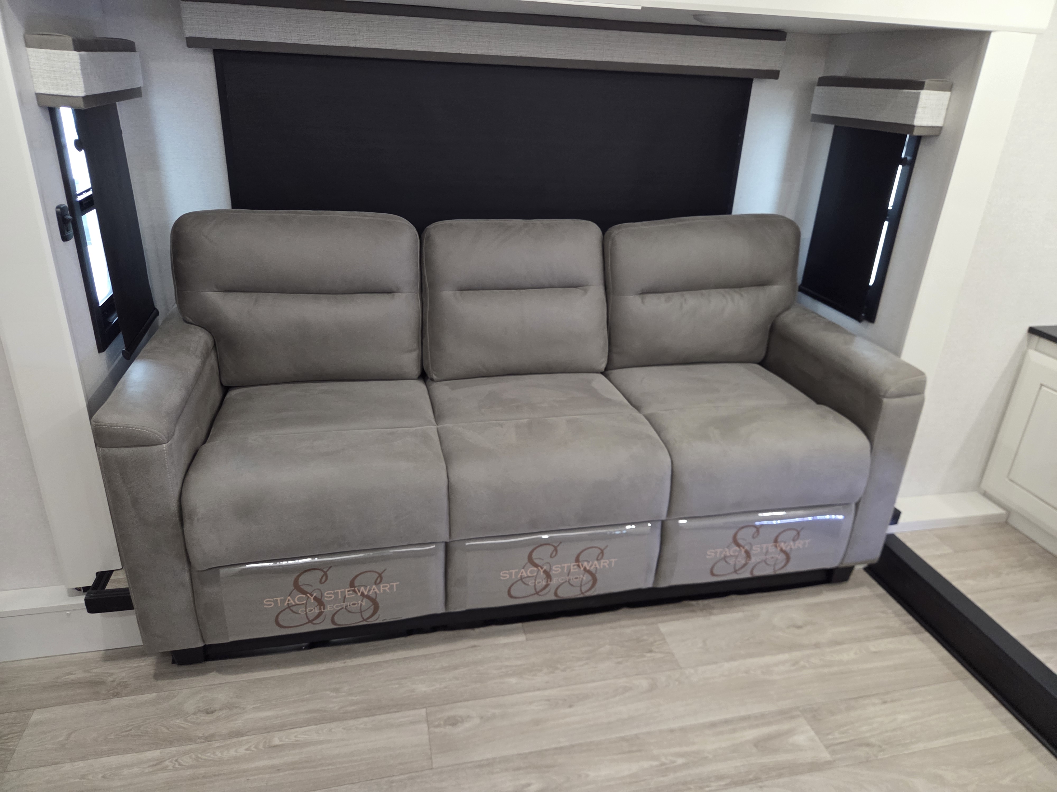 2027 Jayco Pinnacle 39FLOK - Image 15
