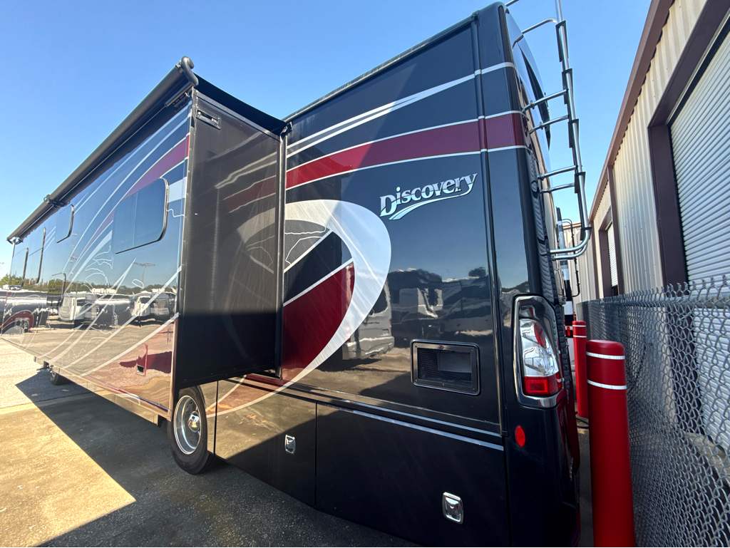 2024 FLEETWOOD DISCOVERY 38N - Image 3