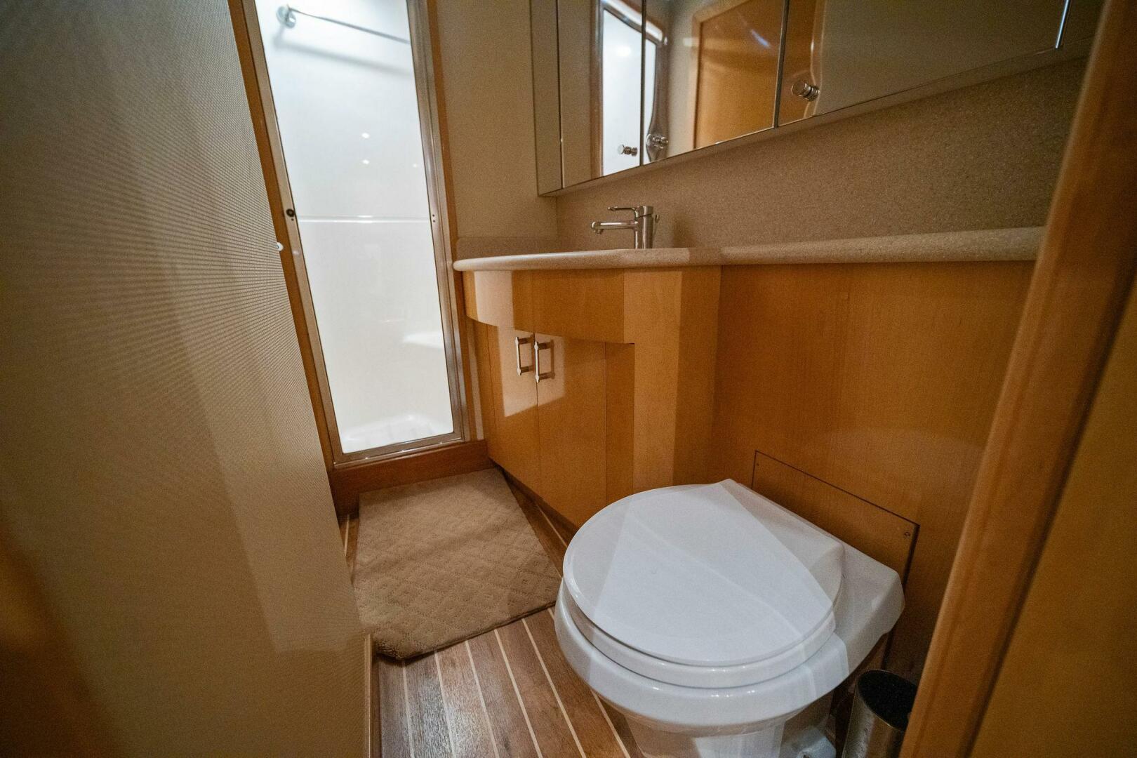 2003 Hatteras 54 Convertible - Image 30