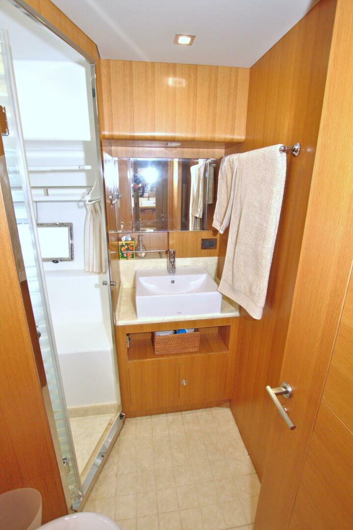 2015 Dyna Yachts 60 Pilothouse Motoryacht - Image 59