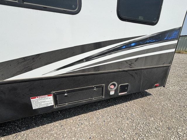 2018 Dutchmen Voltage Triton 3551 - Image 14