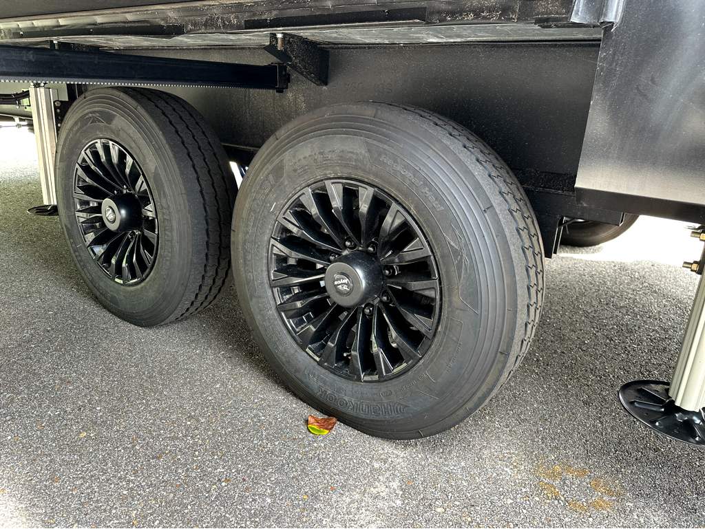 2027 JAYCO PINNACLE 32RLTS - Image 6
