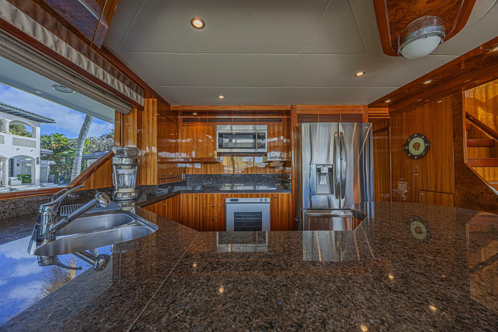 2010 Ocean Alexander 74 Motoryacht - Image 31