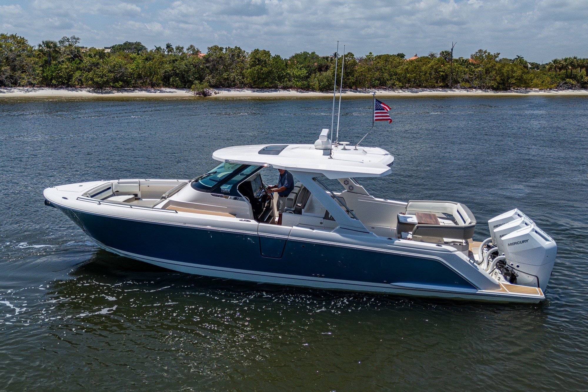 2024 Tiara Yachts 38 LS Base - Image 1