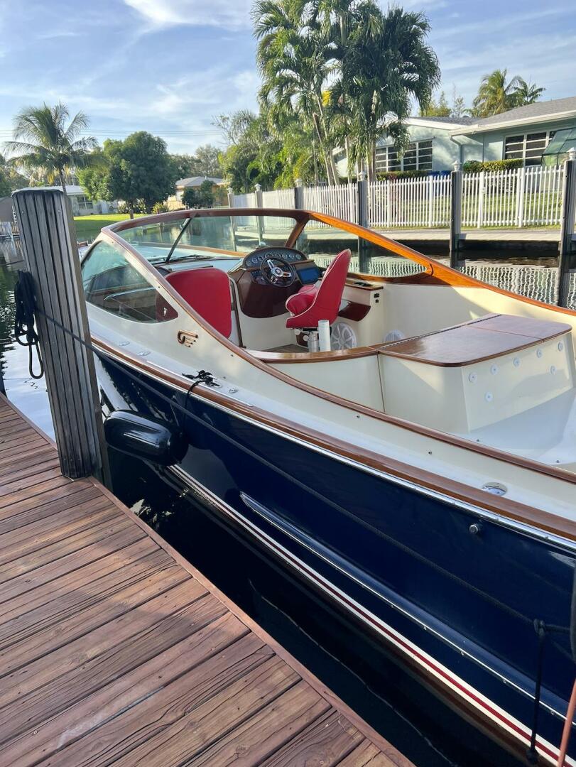 2004 Hinckley Talaria 29R - Image 5