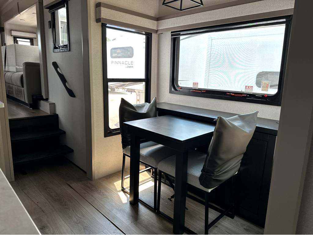 2026 JAYCO NORTH POINT 382FLRB - Image 11