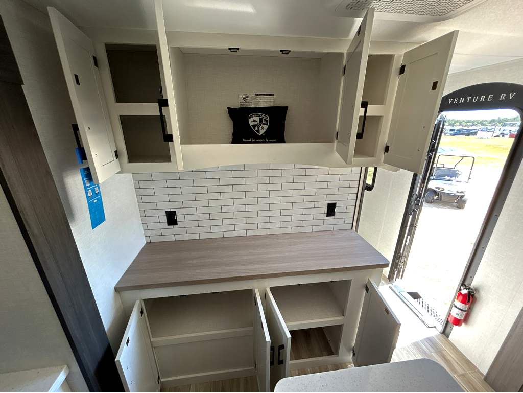 2026 VENTURE RV SPORTTREK 343VIK - Image 22