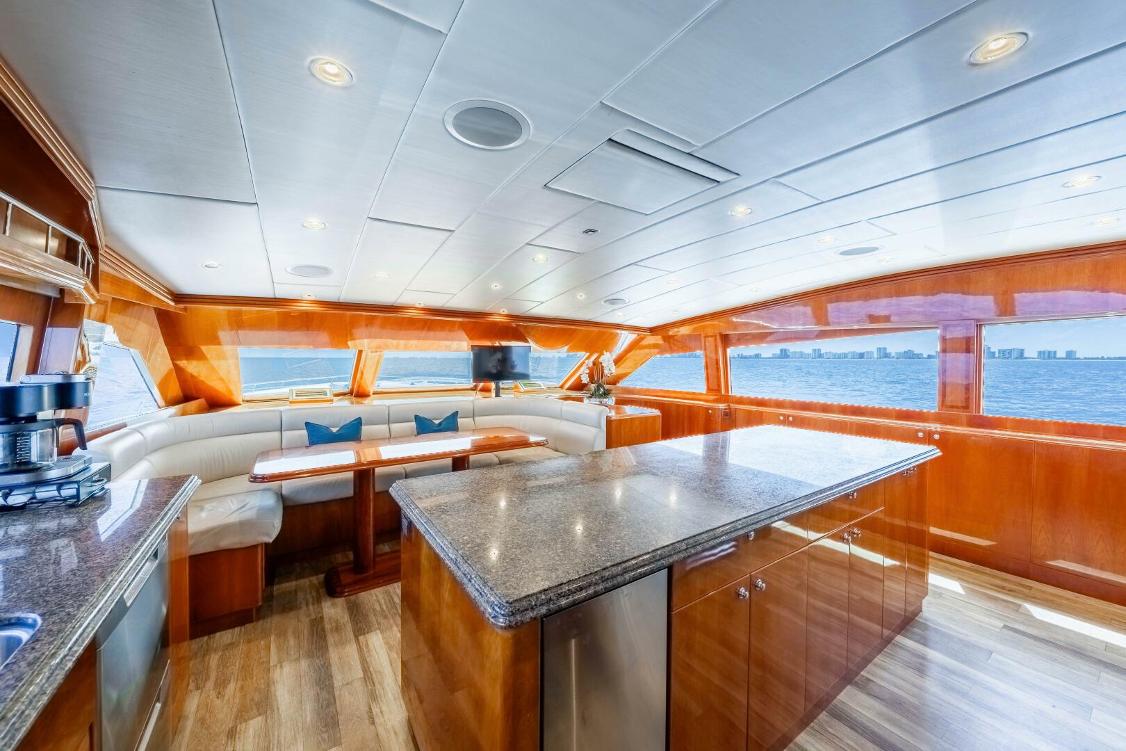 2009 Hargrave Raised Pilothouse - Image 8