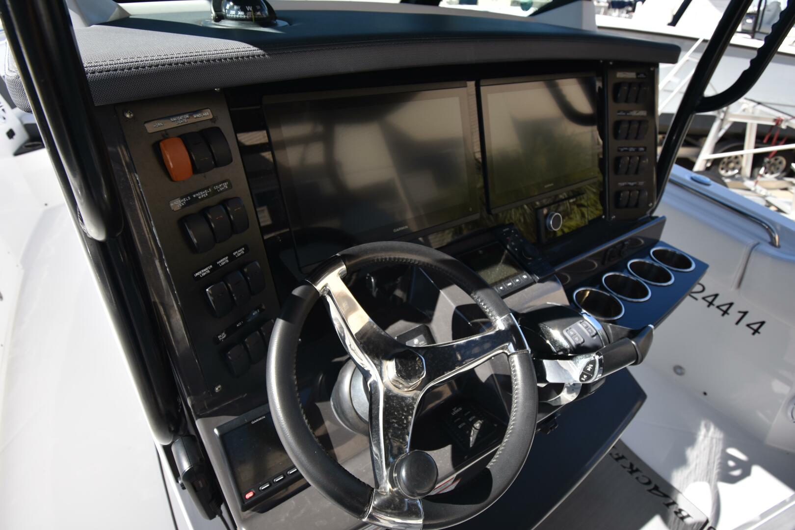 2021 Blackfin 332CC - Image 16