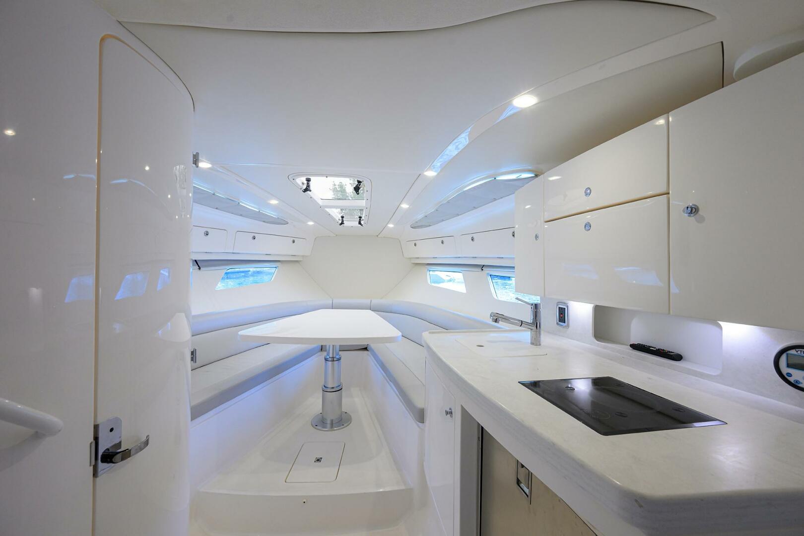 2023 Intrepid 41 Valor - Image 28