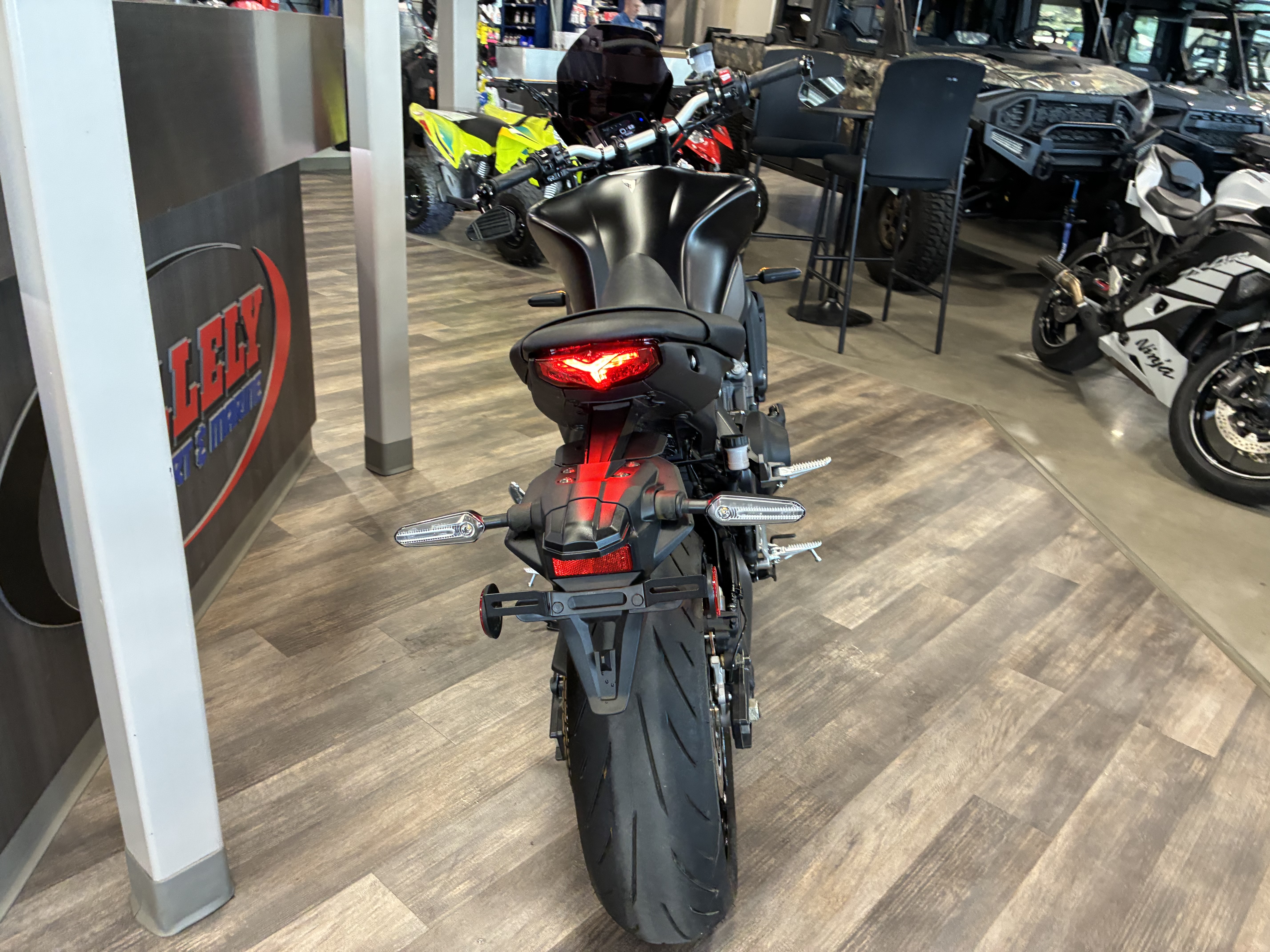 2023 Yamaha MT 09 - Image 4