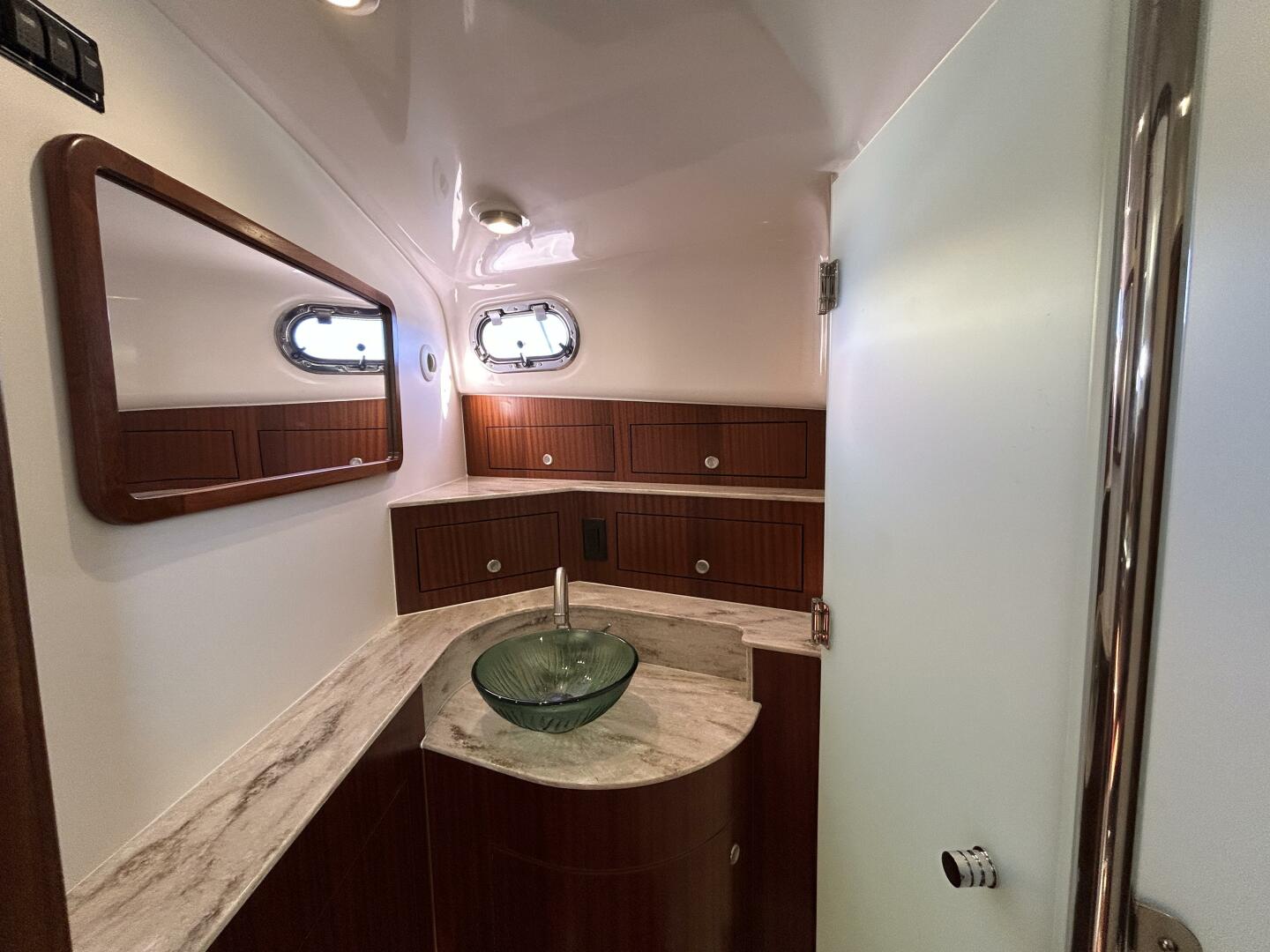 2018 Pursuit OS 385 Offshore - Image 18