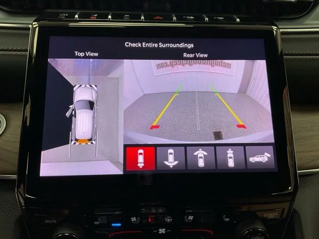 2025 Jeep Grand-Cherokee-L Laredo Altitude 4x4 - Image 18