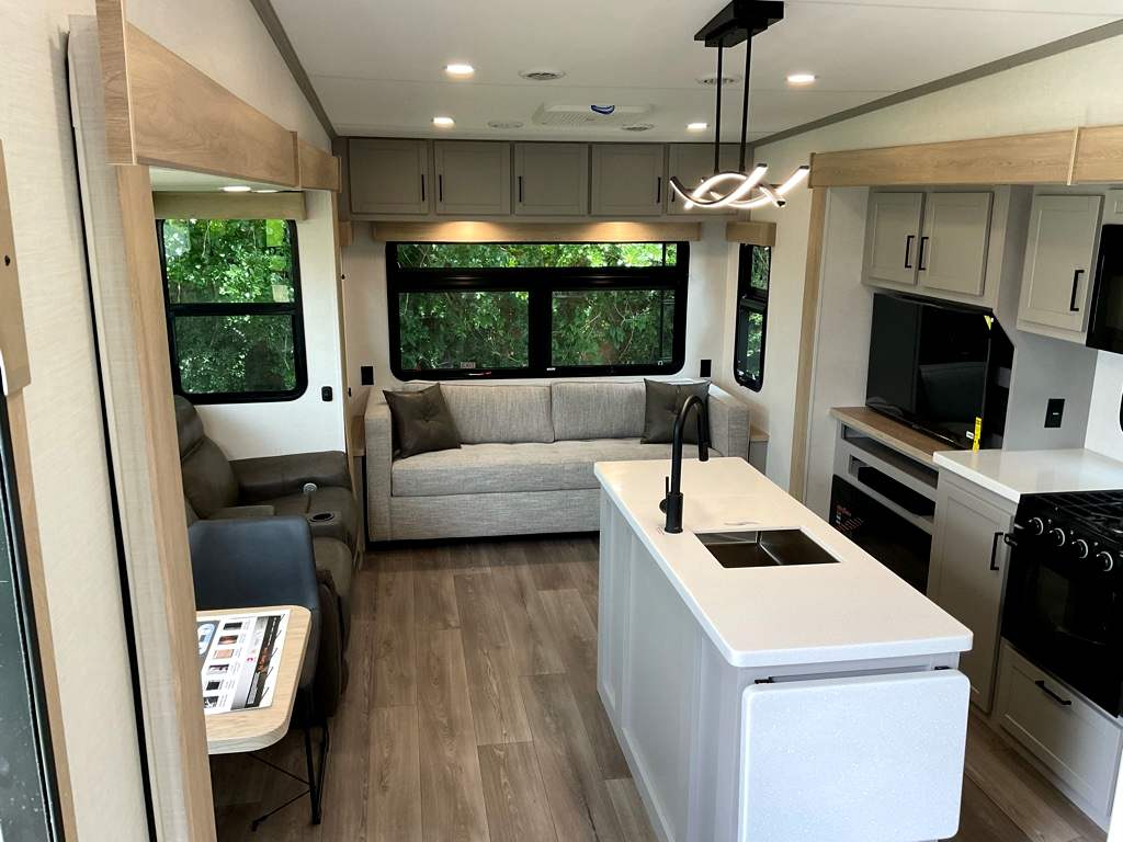 2027 KZ RIDGEWAY 31 RL - Image 6